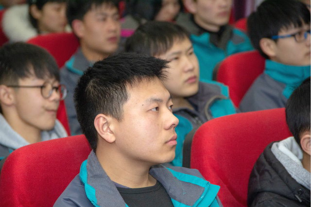 新生的第一課，四川新華2019級(jí)新生座談會(huì)！