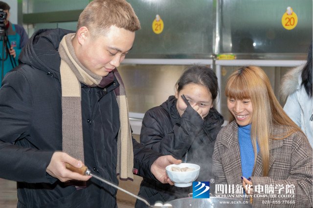 團(tuán)團(tuán)圓圓慶元宵，四川新華玩出新花樣