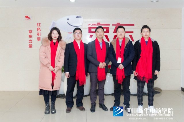 央視關(guān)注新華模式，解析新華學(xué)子為何能夠畢業(yè)即就業(yè)