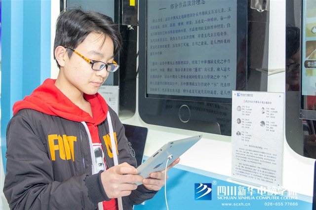 看臉時(shí)代的零零后，如何擺脫枷鎖、負(fù)重前行