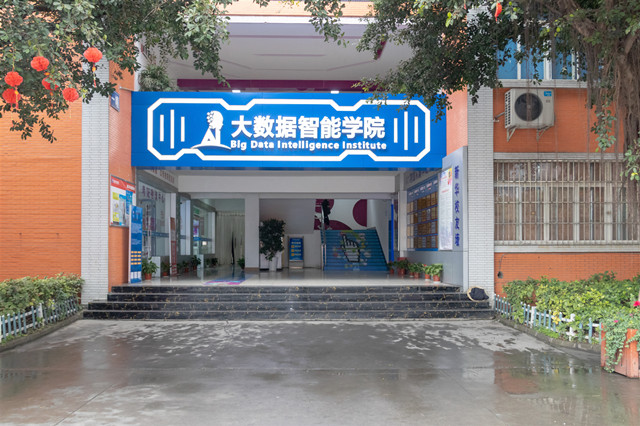 技能+學(xué)歷！職校生為何在就業(yè)市場(chǎng)越來(lái)越受歡迎