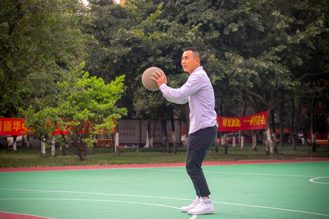 高中輟學，看“職場小白”如何“技能在手，天下可走”