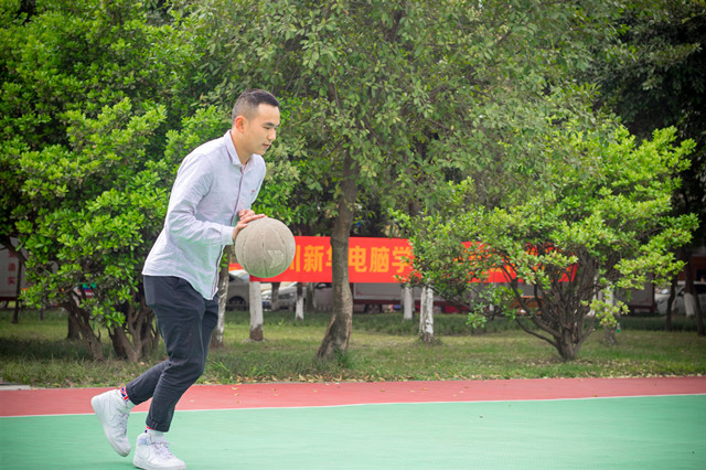 高中輟學，看“職場小白”如何“技能在手，天下可走”