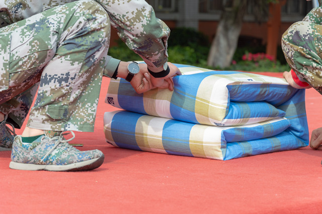 我想高薪就業(yè)，零基礎(chǔ)的初中生現(xiàn)在學(xué)還晚不晚？