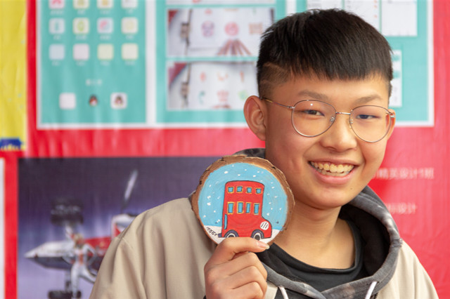 我想高薪就業(yè)，零基礎(chǔ)的初中生現(xiàn)在學(xué)還晚不晚？