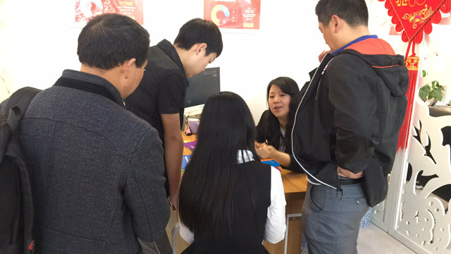 春風(fēng)十里，不如踏青來新華報(bào)名的你！