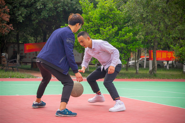 打工太辛苦，選擇新華學(xué)技能，命運(yùn)能否改變？