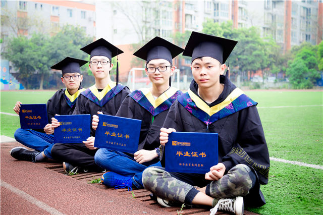 最美畢業(yè)季|此去繁花似錦，歸來仍是少年！