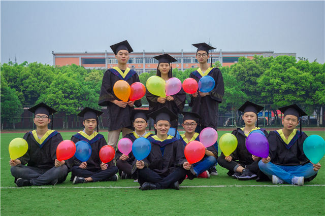 最美畢業(yè)季|此去繁花似錦，歸來仍是少年！