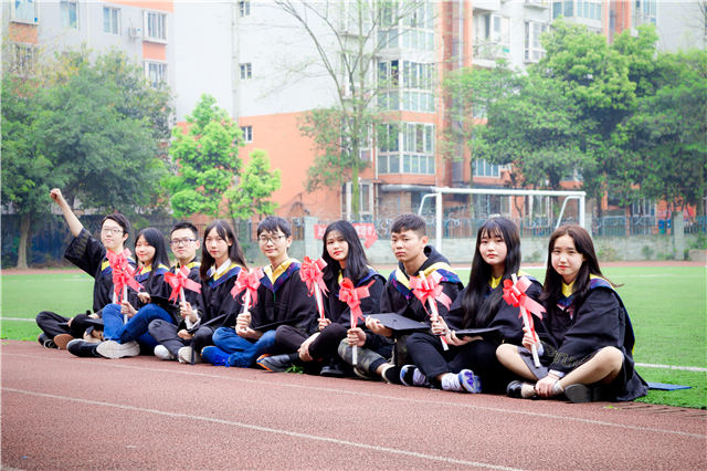 最美畢業(yè)季|此去繁花似錦，歸來仍是少年！