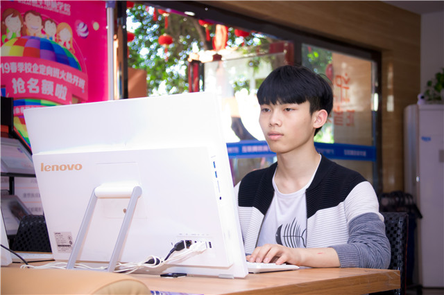 誰(shuí)說(shuō)熱愛(ài)游戲動(dòng)漫不能青春熱血？