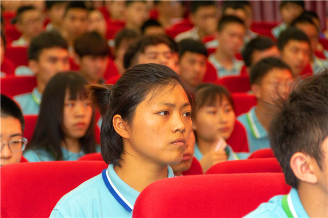 大咖講座之《藝術(shù)設(shè)計教學(xué)成果的轉(zhuǎn)化與應(yīng)用》