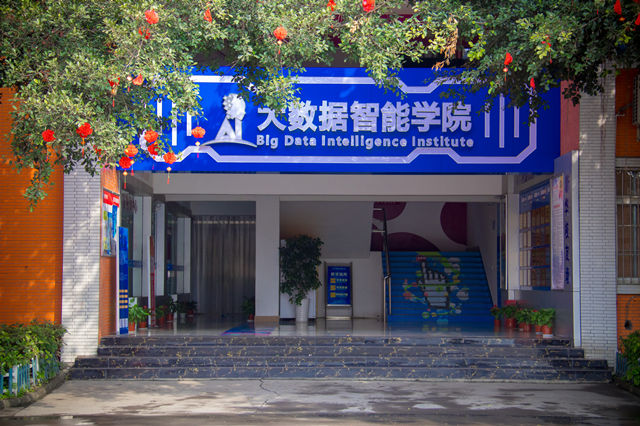 白宇翔|初中輟學，沒有技術(shù)怎么辦？選對專業(yè)很重要！