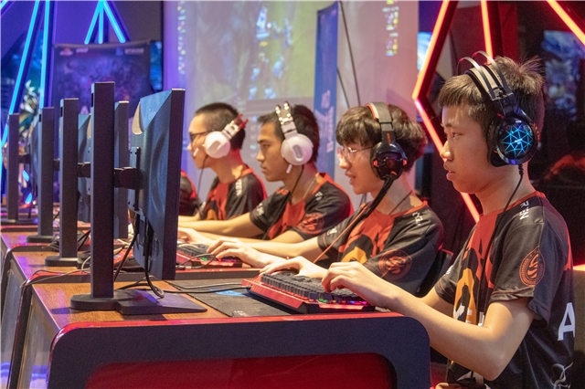 EEST《英雄聯(lián)盟》全國競技大賽成都站，冠軍花落誰家？