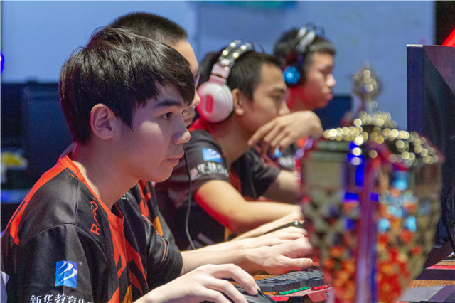 EEST《英雄聯(lián)盟》全國競技大賽成都站，冠軍花落誰家？