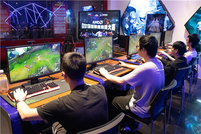 EEST《英雄聯(lián)盟》全國競技大賽成都站，冠軍花落誰家？