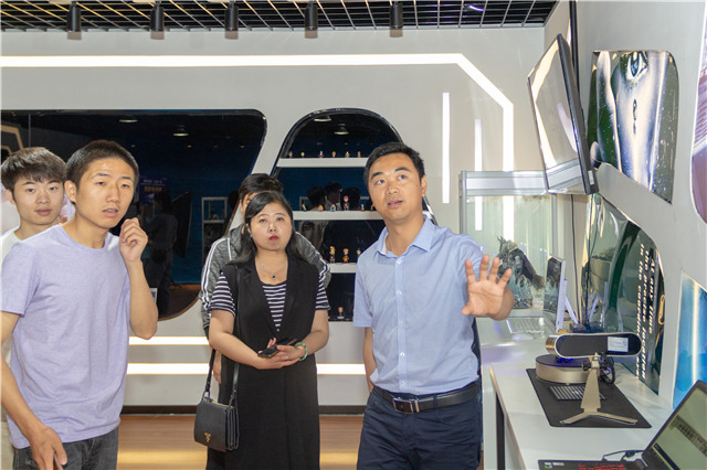 “匠心實(shí)力·質(zhì)敬品牌”百家媒體新華行帶你看點(diǎn)不一樣的！