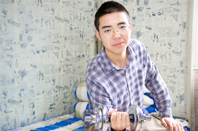 走出陰霾，相信不遠(yuǎn)處就有勝利的曙光