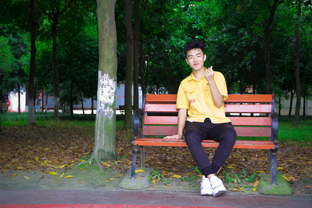 讀萬卷書不如行萬里路，行萬里路不如名師指路