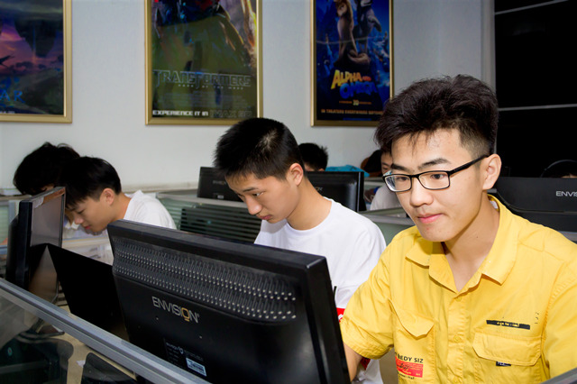 讀萬卷書不如行萬里路，行萬里路不如名師指路