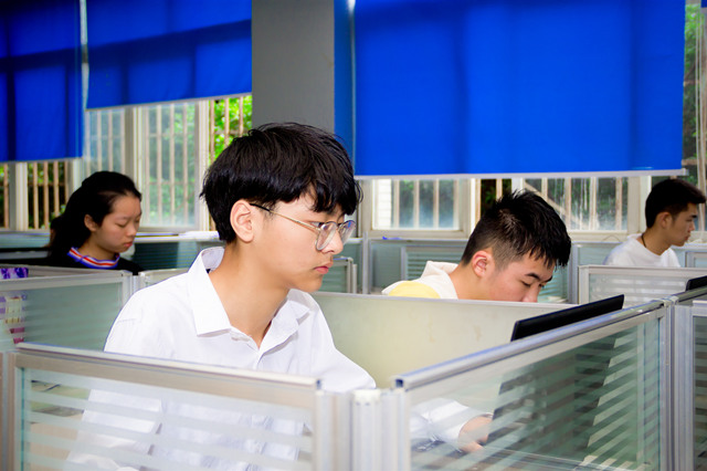 選擇不對(duì)，努力白費(fèi)！擇校選專業(yè)就選大品牌！