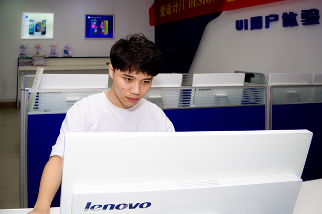 選擇一所好學(xué)校，選擇一個(gè)好未來！