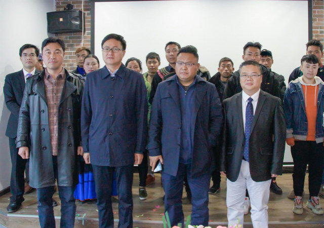 【永恒的初心】新華公益進(jìn)行時(shí)，互聯(lián)網(wǎng)助力農(nóng)村特色產(chǎn)業(yè)行萬(wàn)里！