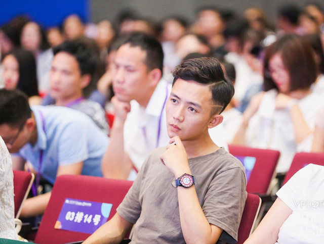 嘗試做更好的自己|四川新華成功學(xué)子報(bào)告會(huì)