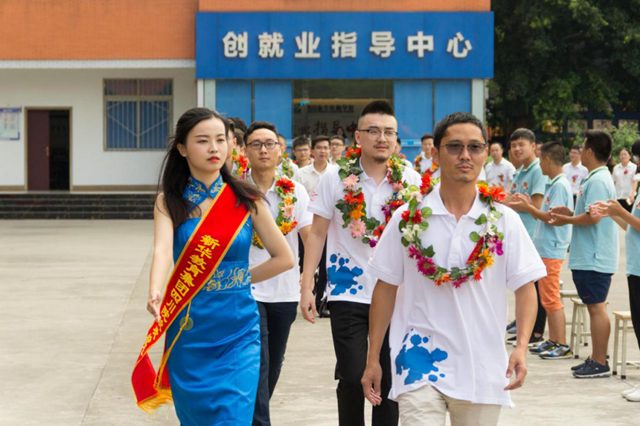 【媒體關(guān)注】新華就業(yè)保障體系，助力新華學(xué)子成就事業(yè)！