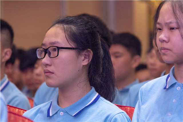 “互聯(lián)筑夢?創(chuàng)贏未來”四川新華2019秋季人才預(yù)定會(huì)盛大啟動(dòng)