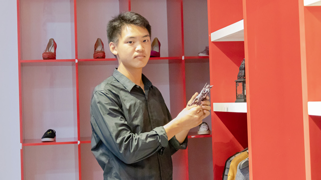 向陽(yáng)而生，茁壯成長(zhǎng)