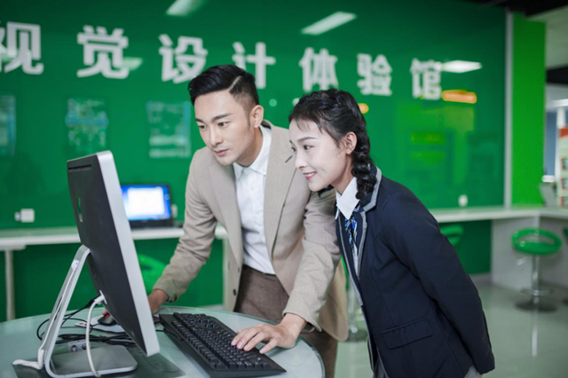 新華百家企業(yè)項(xiàng)目實(shí)戰(zhàn) 課堂與企業(yè)需求零距離