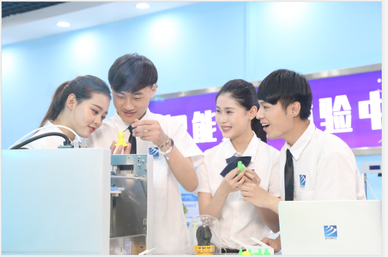 【媒體關(guān)注】為什么學(xué)互聯(lián)網(wǎng)新技術(shù)，要來新華？