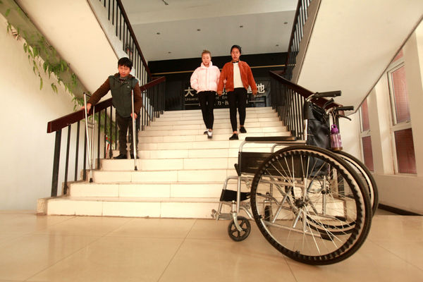 職業(yè)教育在關(guān)懷中演繹精彩故事——劉道濟