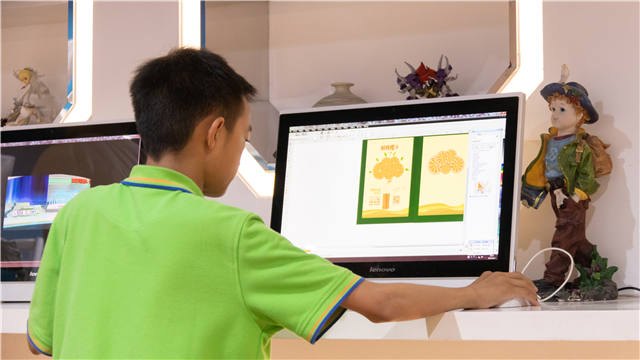 新生故事|不向生活低頭，我來新華證明自己 