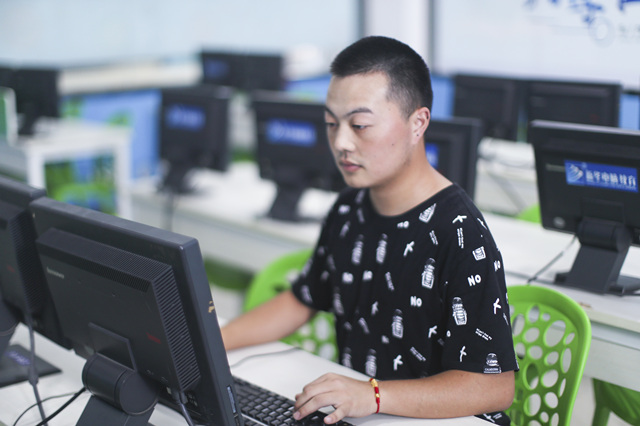 優(yōu)秀學(xué)子|以夢(mèng)為馬，不負(fù)韶華