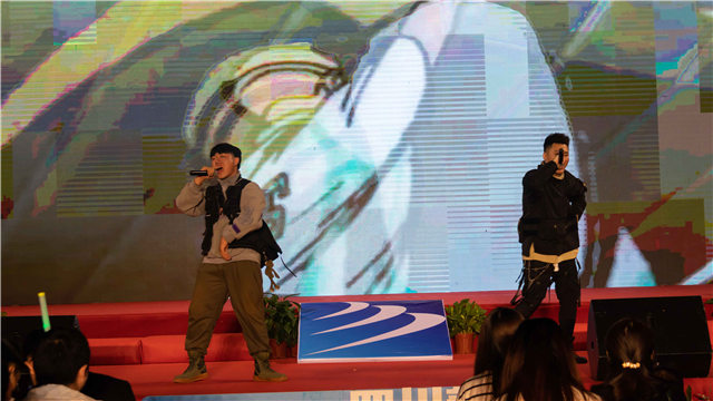 多圖預(yù)警，四川新華“慶國(guó)慶·迎新生”大型文藝晚會(huì)精彩回顧！