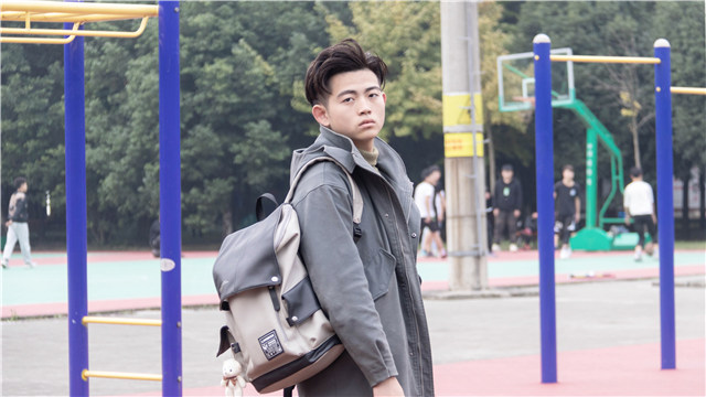 王祎堃：朋友推薦，轉學來新華學動漫