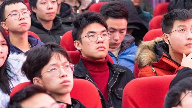 華為走進(jìn)四川新華，與師生進(jìn)行“云”對(duì)話