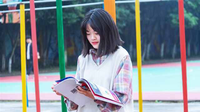 初中畢業(yè)來(lái)新華，勇敢追逐設(shè)計(jì)夢(mèng) 