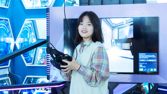 初中畢業(yè)來(lái)新華，勇敢追逐設(shè)計(jì)夢(mèng) 