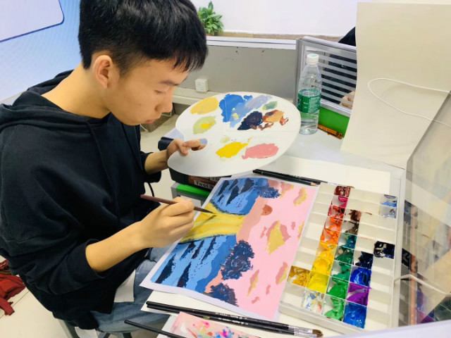 不愿荒廢青春，我來新華開啟新人生