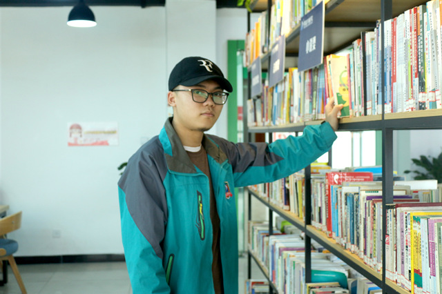 高考落榜不氣餒，來(lái)新華演繹精彩人生