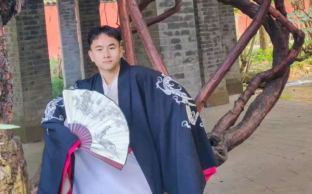 打工太辛苦，學(xué)一技之長能否改變現(xiàn)狀?