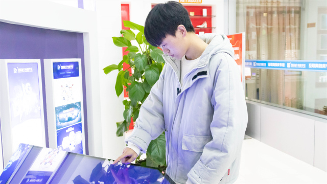 打工太辛苦，重返校園拾起心中熱愛