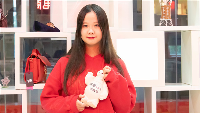 00后美少女來新華圓“動漫夢”