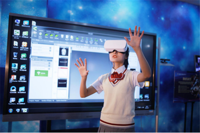 女生節(jié)相遇新華，奔向美麗新人生