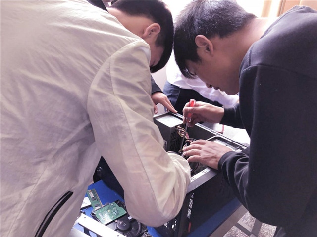 結伴來新華 一起創(chuàng)造精彩未來！