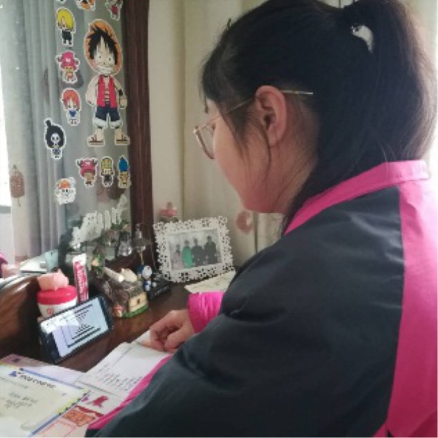 同學(xué)，你認(rèn)真學(xué)習(xí)的樣子真好看！