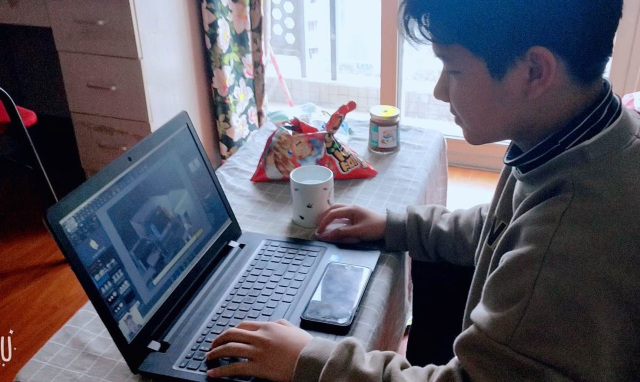 同學(xué)，你認(rèn)真學(xué)習(xí)的樣子真好看！